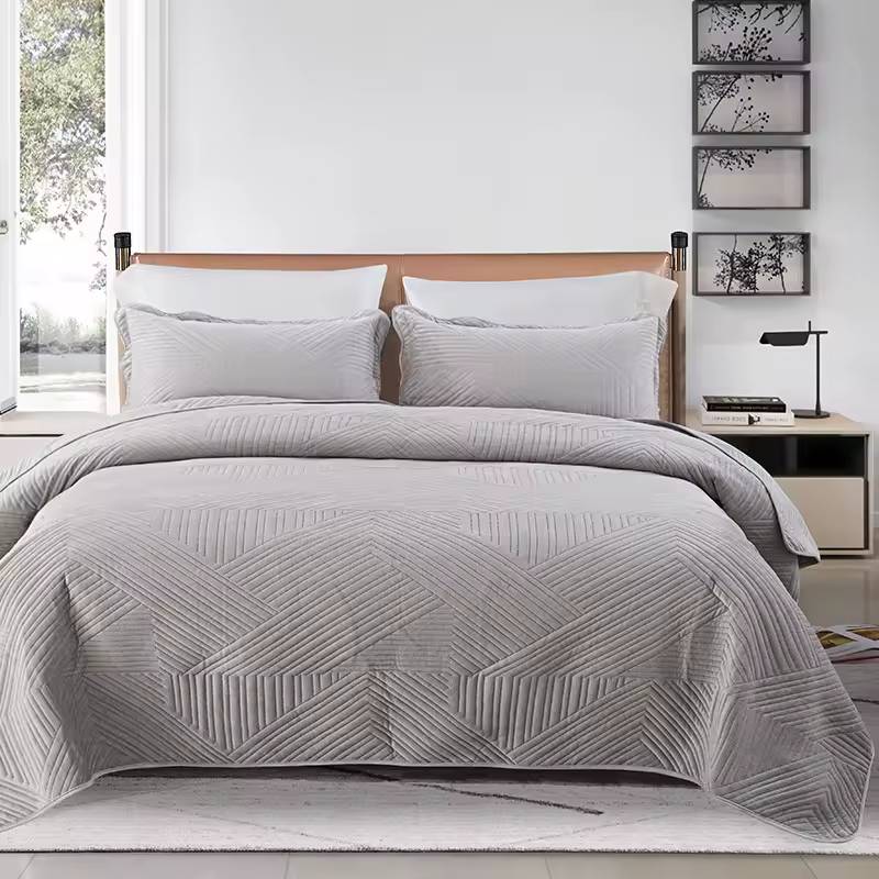 Vespera Milk Velvet Polyester Sheet Set