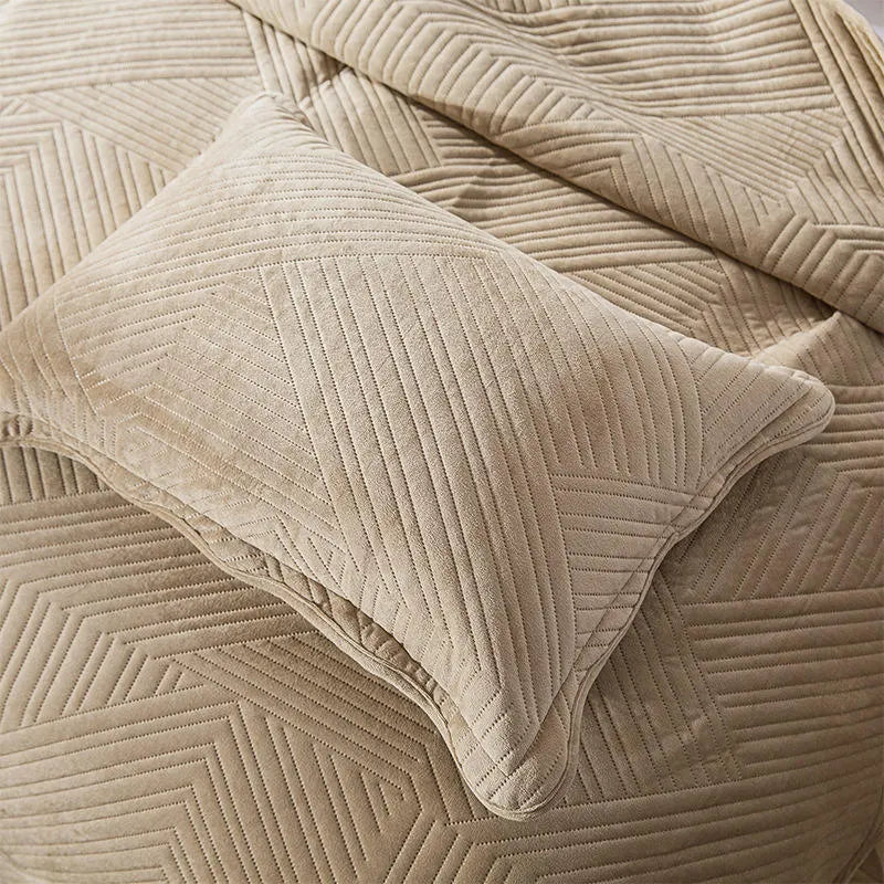 Vespera Milk Velvet Polyester Sheet Set