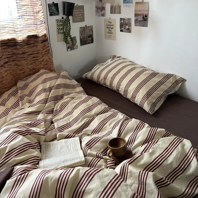 Vespera Striped Hypoallergenic Duvet Cover