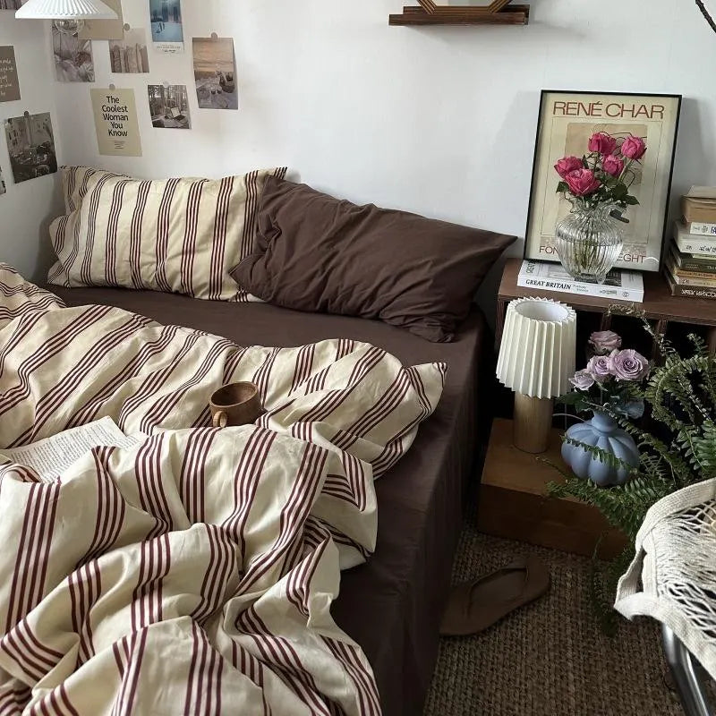 Vespera Striped Hypoallergenic Duvet Cover