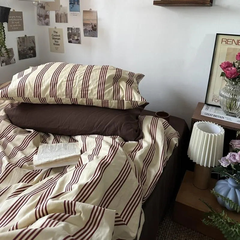 Vespera Striped Hypoallergenic Duvet Cover