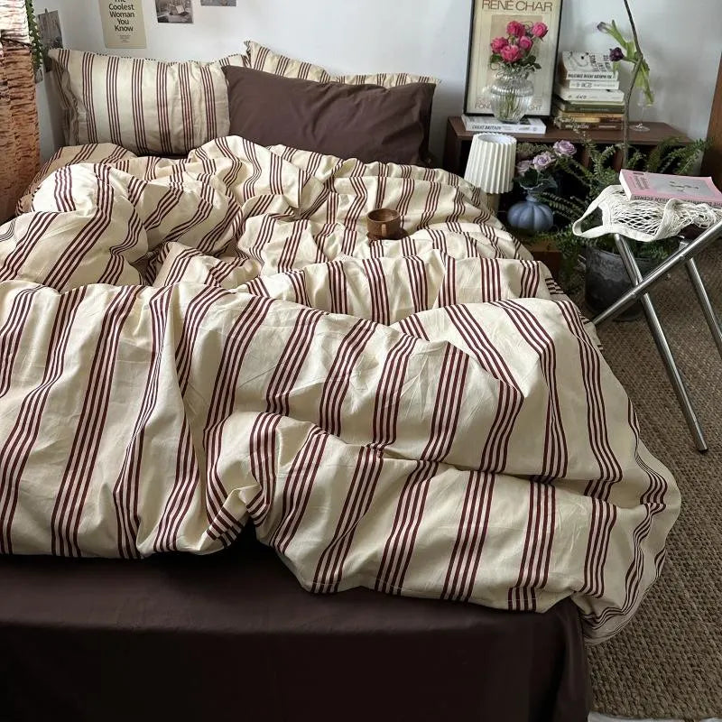 Vespera Striped Hypoallergenic Duvet Cover